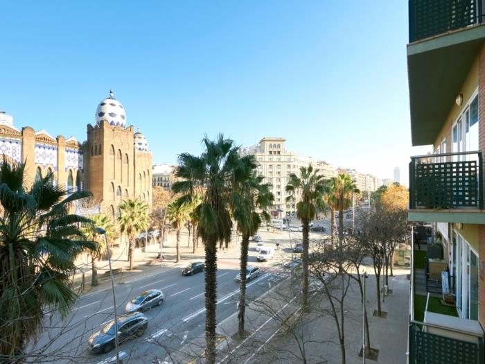 FOR SALE: Flat for sale with views of the Palza Monumental - Price: 512.000 € - My Space Barcelona Apartments