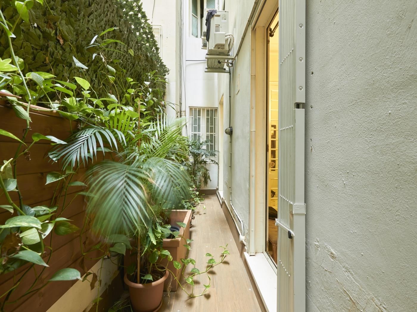FOR SALE: Bright apartment with terrace in l'Eixample - Price: 749.000 € - My Space Barcelona Apartments