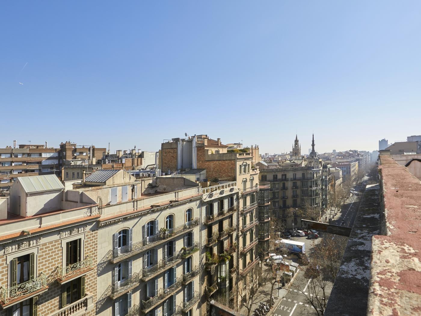FOR SALE: Bright and renovated penthouse in the Eixample - Price 579.000 € - My Space Barcelona Apartments