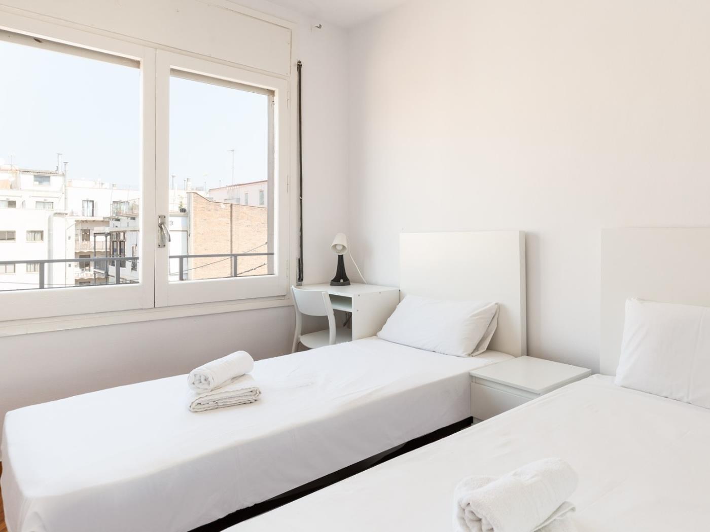 Apartment for 5 People on Calle Sepulveda - My Space Barcelona Apartments