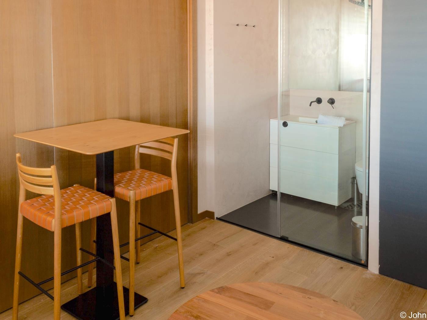 Modern Loft with Rooftop Pool & City Views - My Space Madrid Apartments