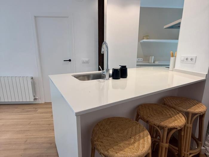 Cozy & Bright 2-Bed Apartment - My Space Barcelona Apartments