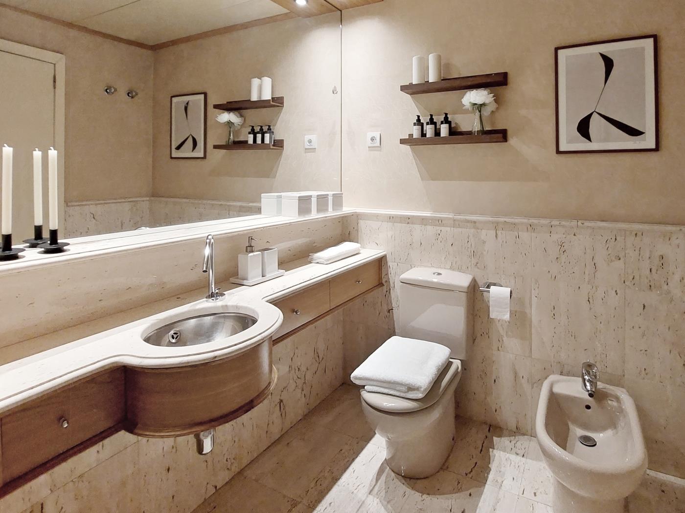 Furnished 2-bedroom, 2bathroom apartment in front of Hotel Palace - My Space Barcelona Apartments