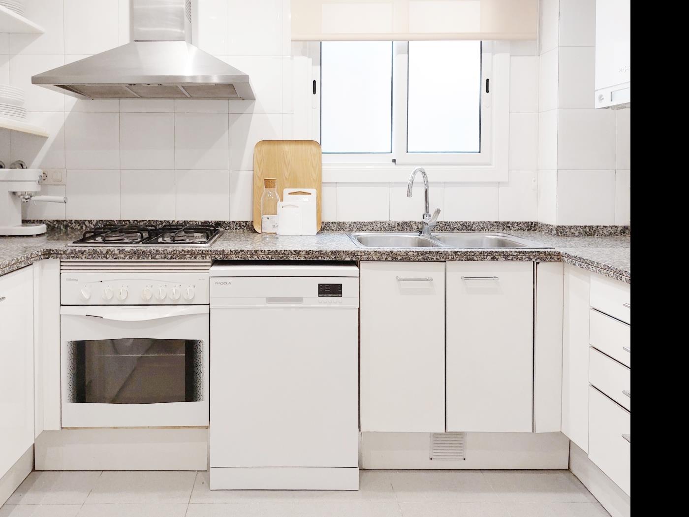 Sunny 2-Bedroom Apartment next to Hotel Palace – Downtown Barcelo - My Space Barcelona Apartments