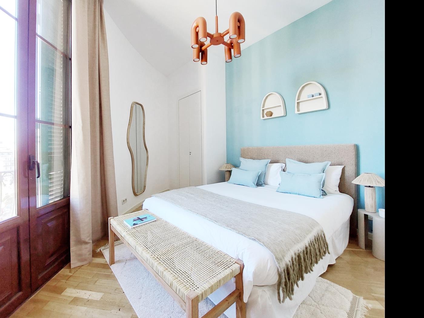 Sunny 2-Bedroom Apartment next to Hotel Palace – Downtown Barcelo - My Space Barcelona Apartments