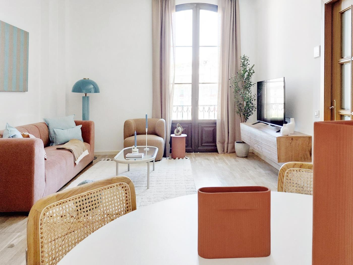 Sunny 2-Bedroom Apartment next to Hotel Palace – Downtown Barcelo - My Space Barcelona Apartments
