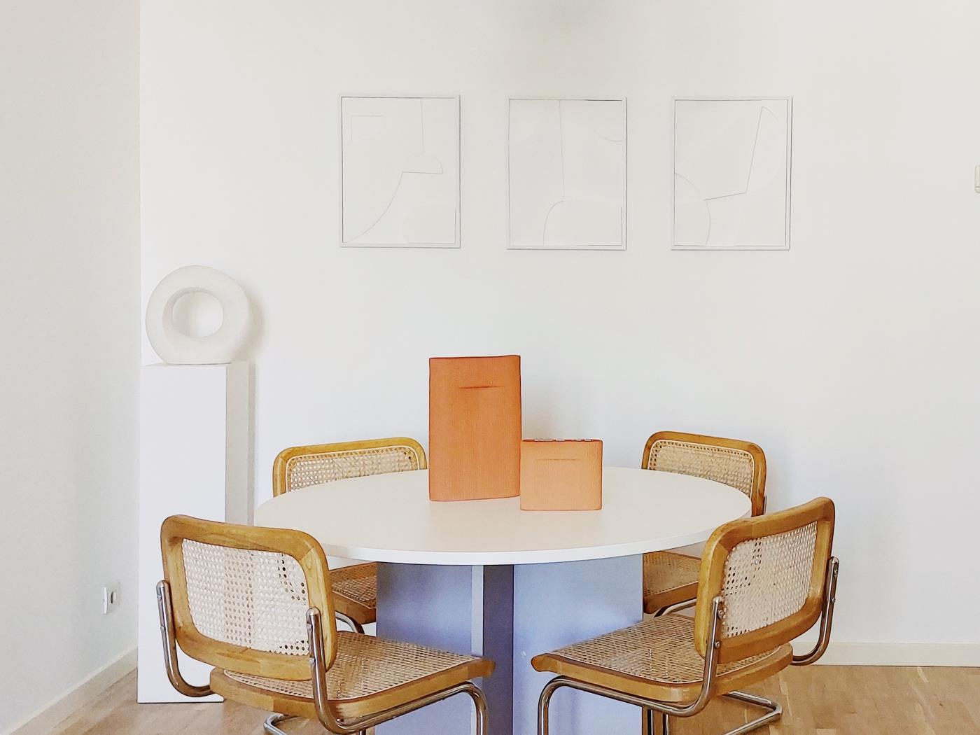 Sunny 2-Bedroom Apartment next to Hotel Palace – Downtown Barcelo - My Space Barcelona Apartments