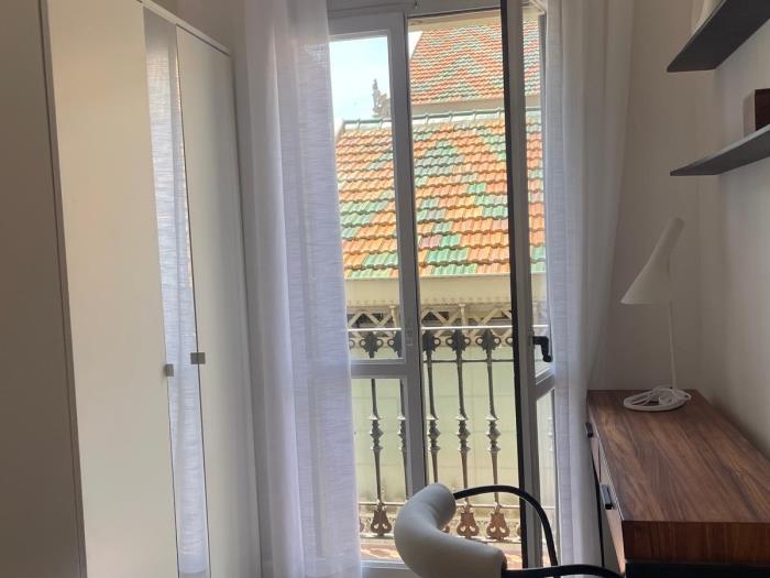 2 Beds + Balconies near Mercat - My Space Barcelona Apartments