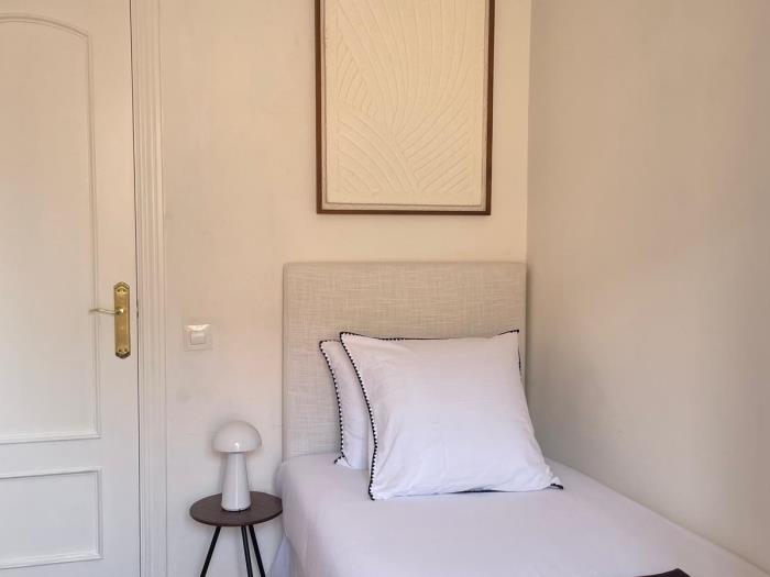 2 Beds + Balconies near Mercat - My Space Barcelona Apartments