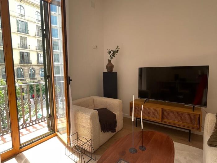 2 Beds + Balconies near Mercat - My Space Barcelona Apartments