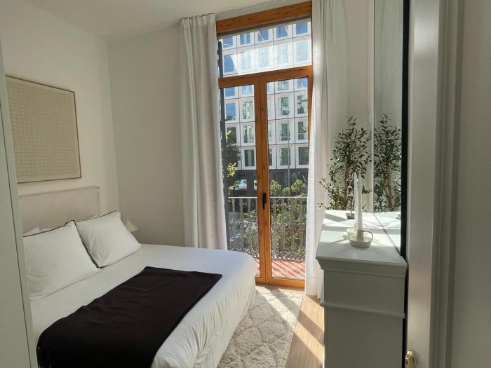 2 Beds + Balconies near Mercat - My Space Barcelona Apartments