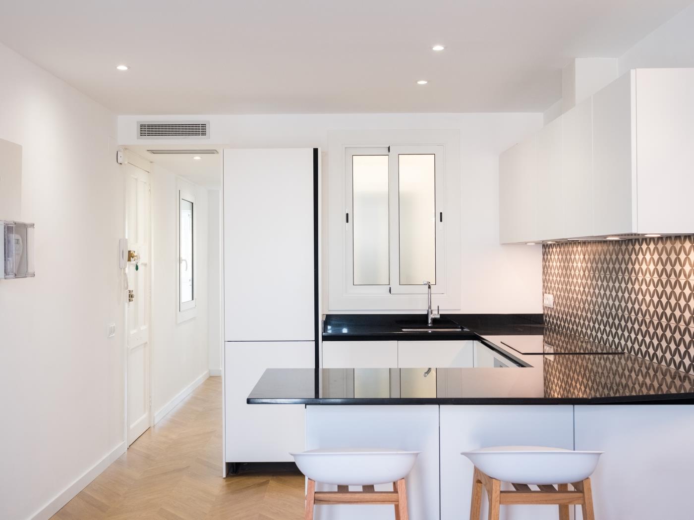 Bright 2-Bedroom Flat in Barceloneta - My Space Barcelona Apartments