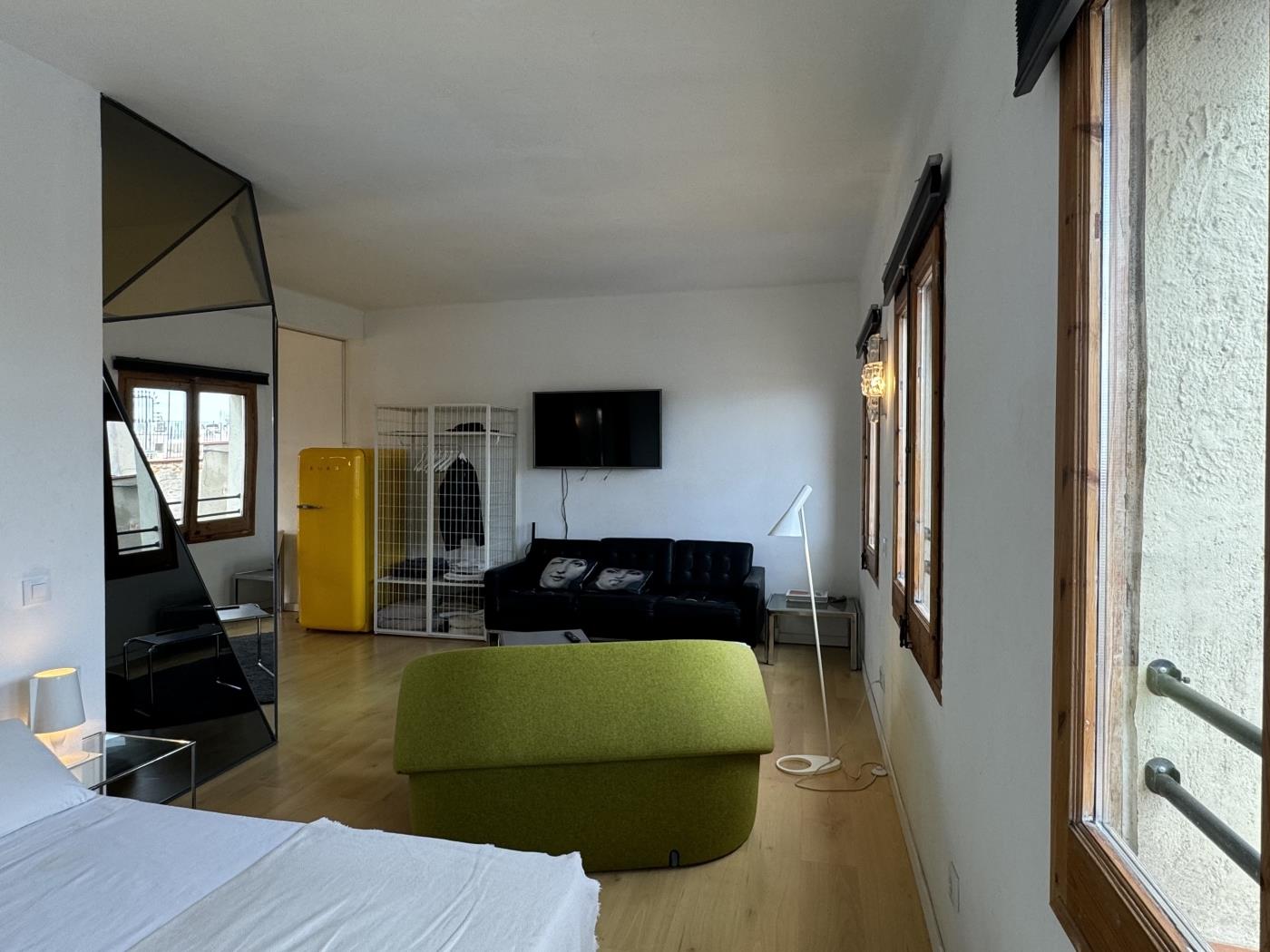 Renovated 2-Bed Loft with Terrace in Gothic Quarter - My Space Barcelona Apartments