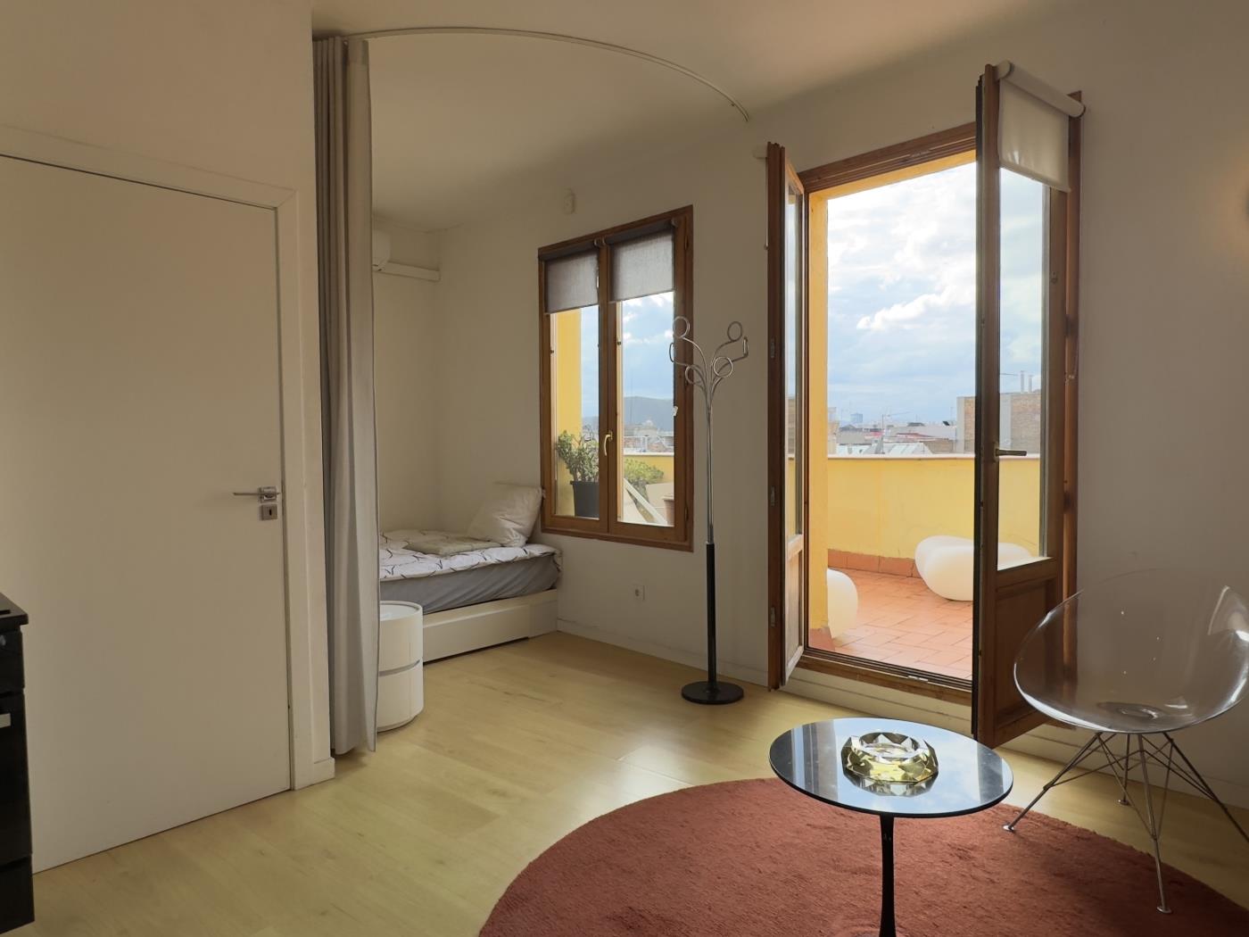 Renovated 2-Bed Loft with Terrace in Gothic Quarter - My Space Barcelona Apartments
