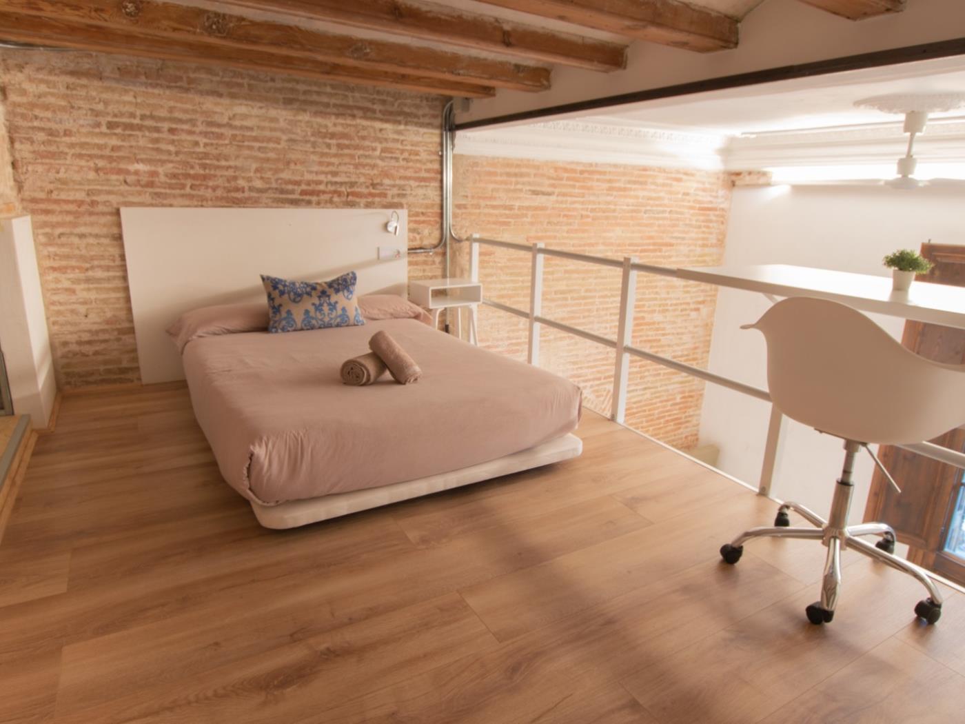 Modern studio duplex with large terrace in central area - My Space Barcelona Apartments
